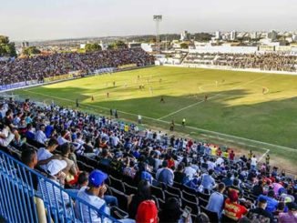 Foto ilustrativa de público no estádio