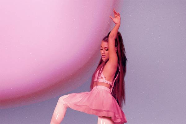 Foto de apresentação de Ariana Grande