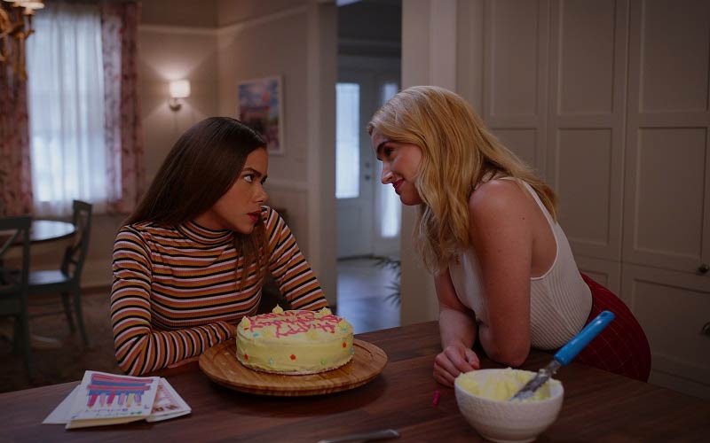 Séries ‘Ginny e Georgia’ e ‘Intervenção Canina’ estreiam hoje (24) na Netflix Foto de Foto das protagonistas