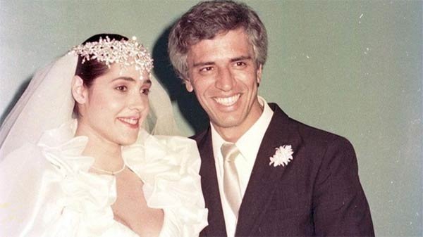 Foto de Jô Penteado (Christiane Torloni) e Fábio Coutinho (Nuno Leal Maia)