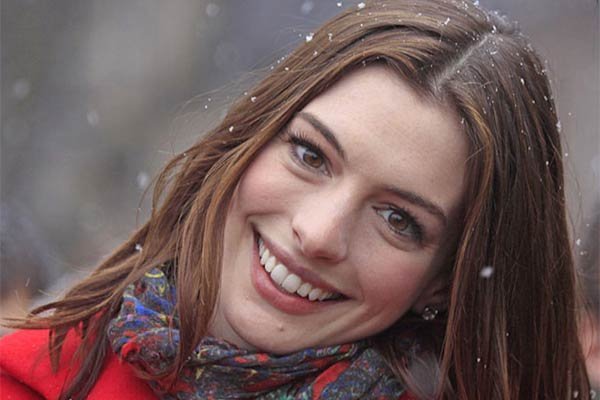 Foto de Anne Hathaway em Solos