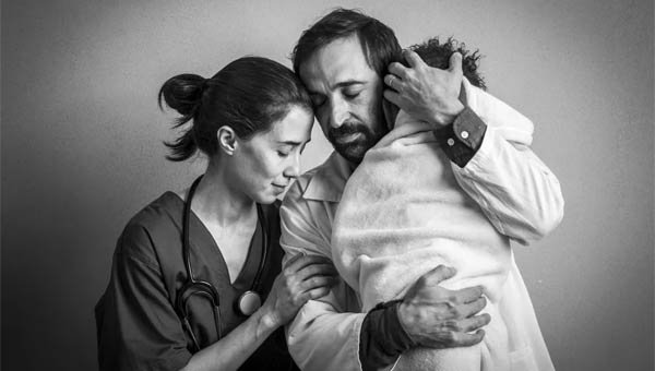 foto de Carolina (Marjorie Estiano) e Evandro (Julio Andrade)