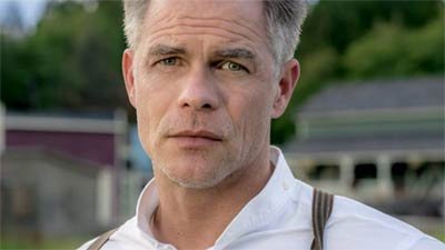 Foto de Henry Gowen (Martin Cummins) em Quando Chama o Coração