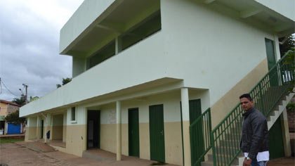 Foto de vista externa dos vestiários do estádio da Lagoa