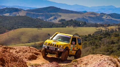 Foto de passeio off-road Suzuki Day 