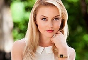 Foto de Monserrat Mendonça (Angelique Boyer)