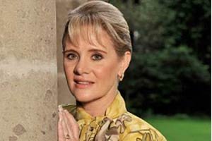 Foto de Monserrat Rivera de Elizalde (Erika Buenfil)