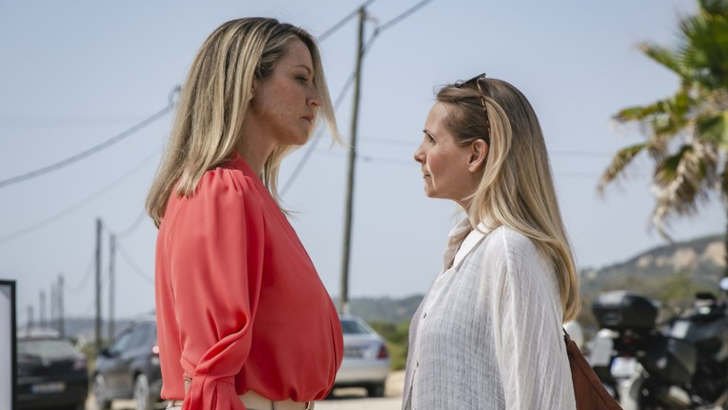 Foto em Sangue Oculto: Gêmeas que nunca se viram