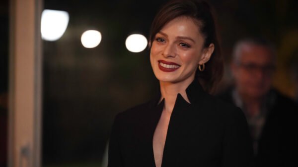 Foto de Karsu (Özge Özpirinçci)